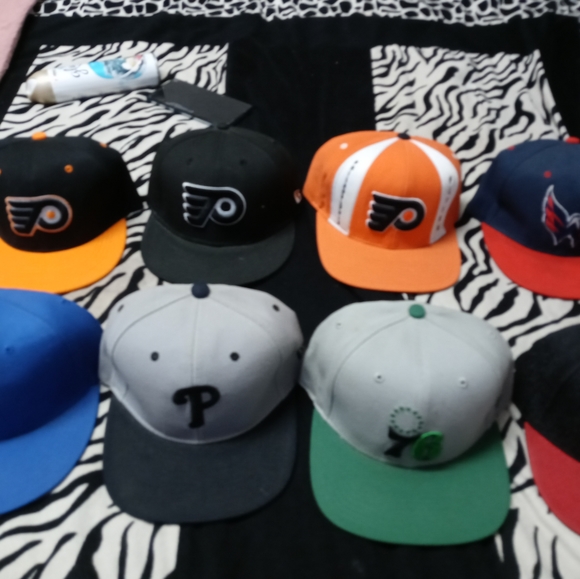 16 snapback hats $20 each - Picture 4 of 9